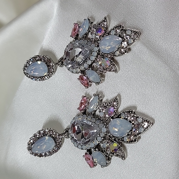 Stunning High Glam Teardrop Rhinestone Dangle Earrings - Picture 3 of 7